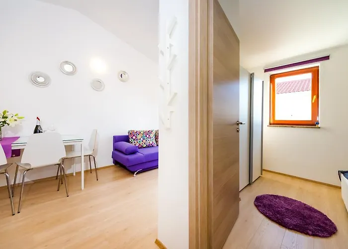 アパート Evergreen ザダル