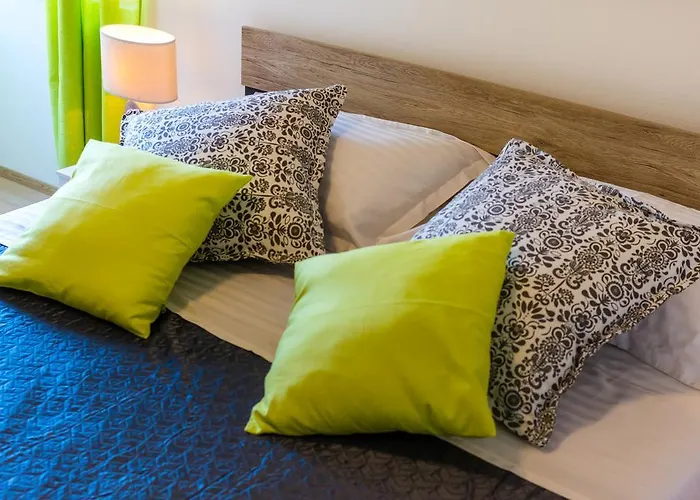 アパート Evergreen ザダル